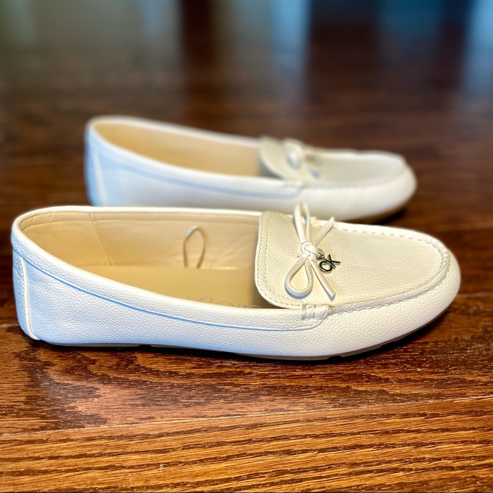 Calvin Klein Loafers Flat White with Bow Knot Charm Driving Moccasins - Picture 12 of 16